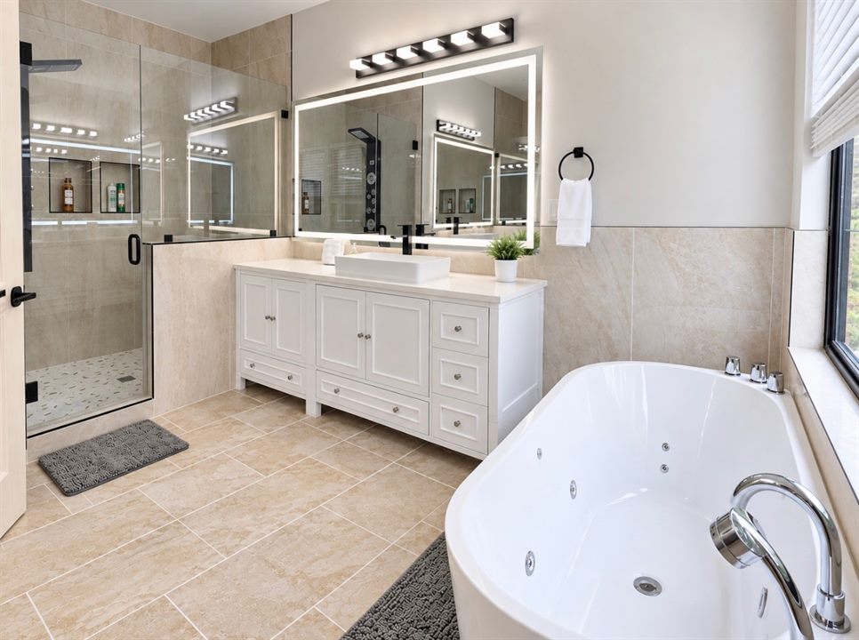The jacuzzi bath, The Guest House