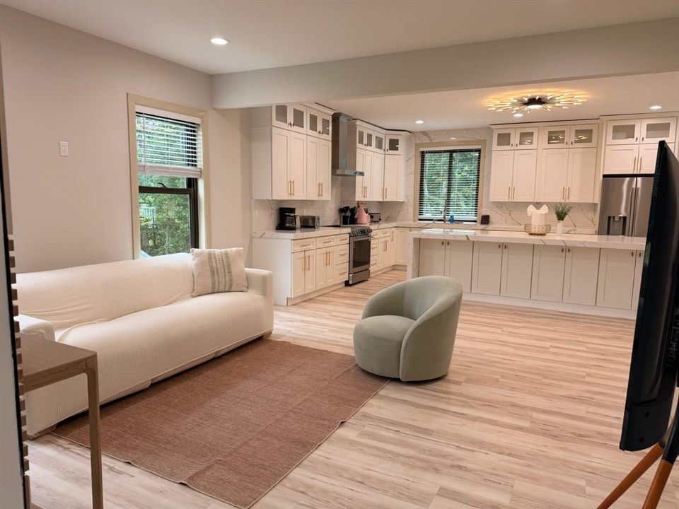 Living room and kitchen, The Guest House