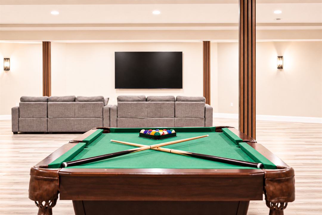 The pool table lounge, The Main Villa