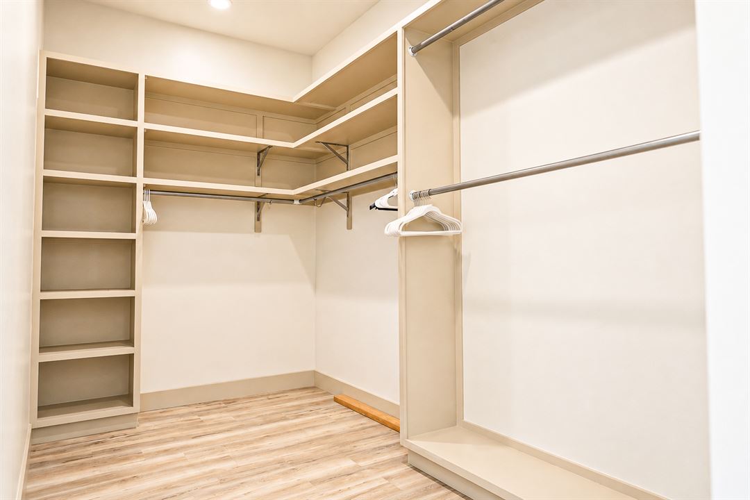 The walk-in closet, The Main Villa